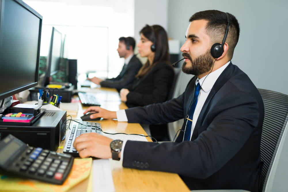 Top Benefits of Outsourcing a Call Center for Small Business Growth
